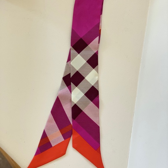 ❌SOLD❌ NWT - BURBERRY SILK SKINNY SCARF - Picture 2 of 3